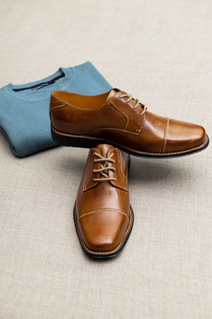 cap toe shoes
