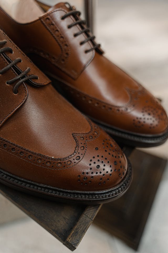 styling brogue shoes