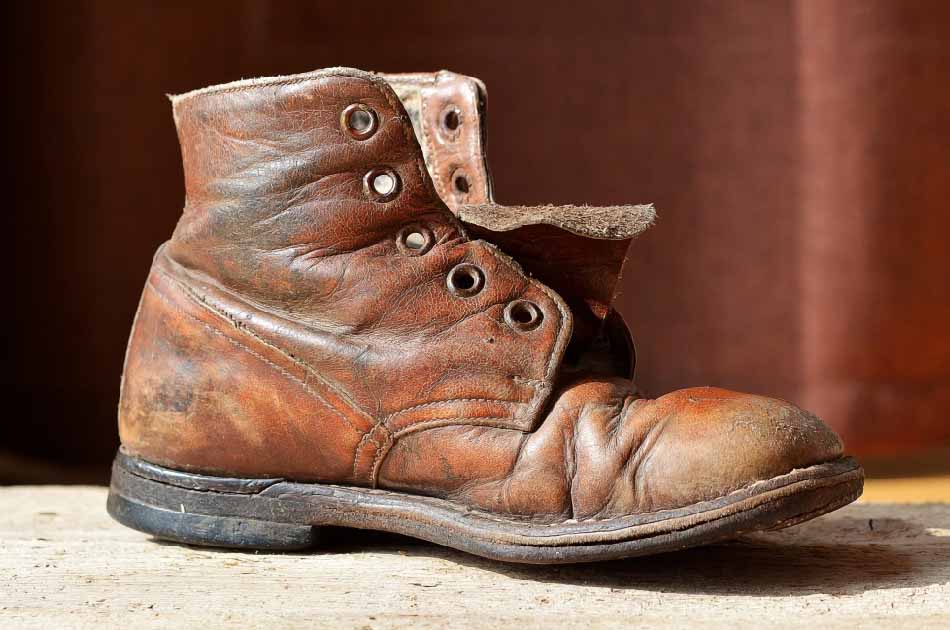 how-to-keep-leather-shoes-from-cracking-and-conquer-shoe-deterioration-2024